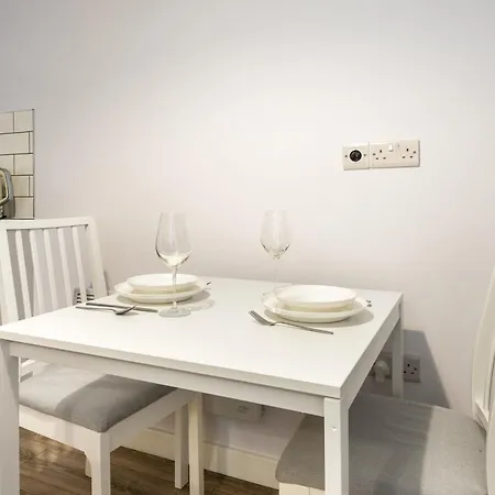 Modern 1 Bedroom